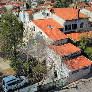 https://apartments-mare-pula-52100-2.pula-hotels.org